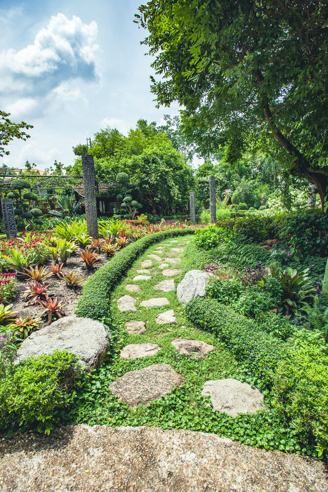 садові доріжки з натурального каменю Луцьк